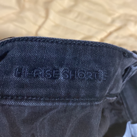 American Eagle Black Stretch Denim Hi Rise Shortie Shorts 8 - 1.5 in inseam - Picture 4 of 4